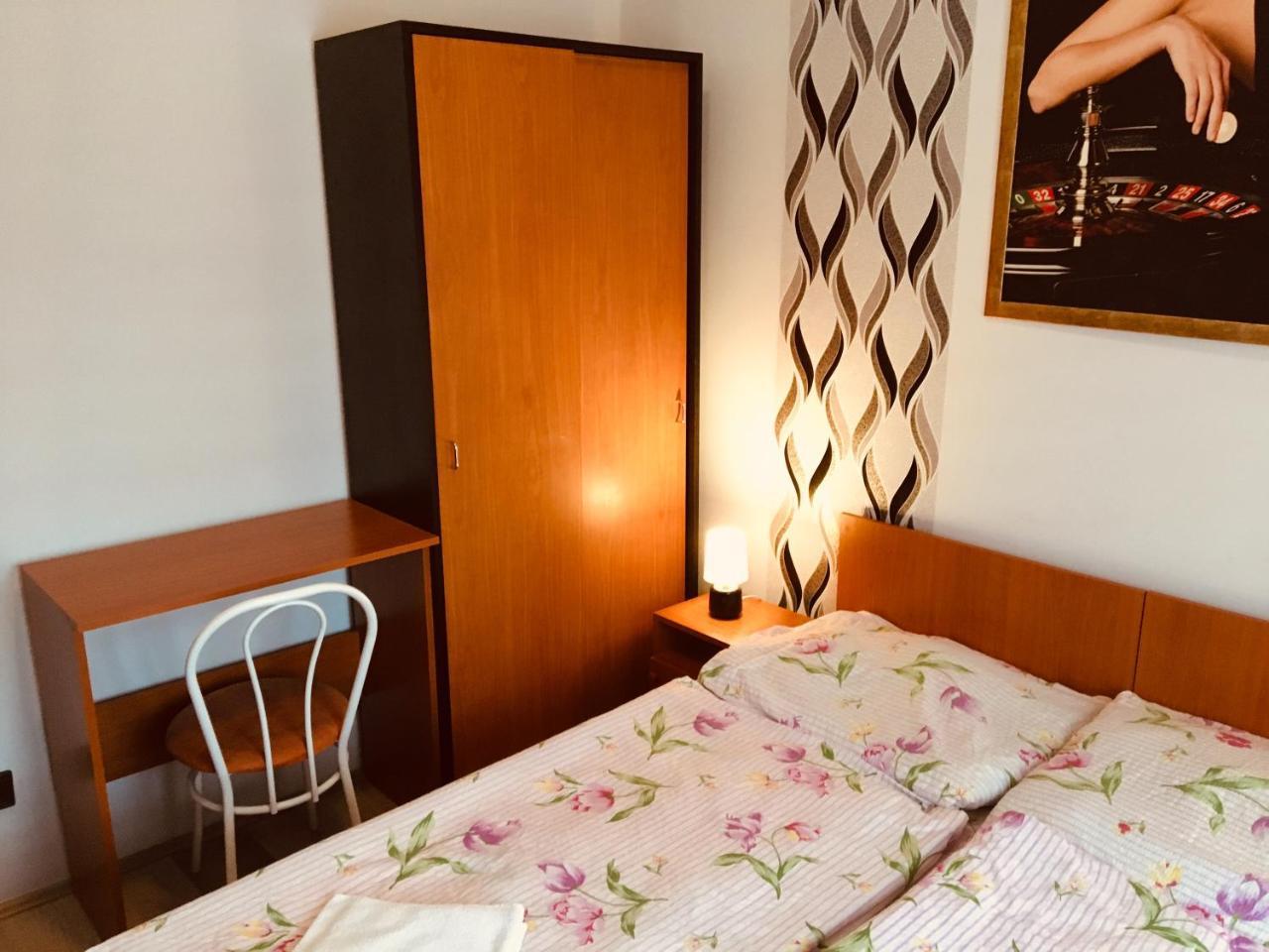 Stella Vendeghaz Hotell Debrecen Exteriör bild