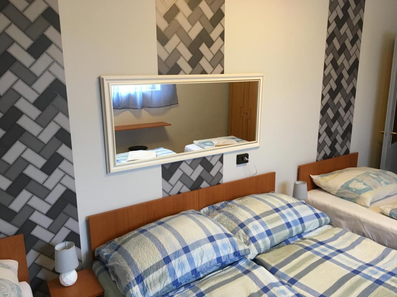 Stella Vendeghaz Hotell Debrecen Exteriör bild
