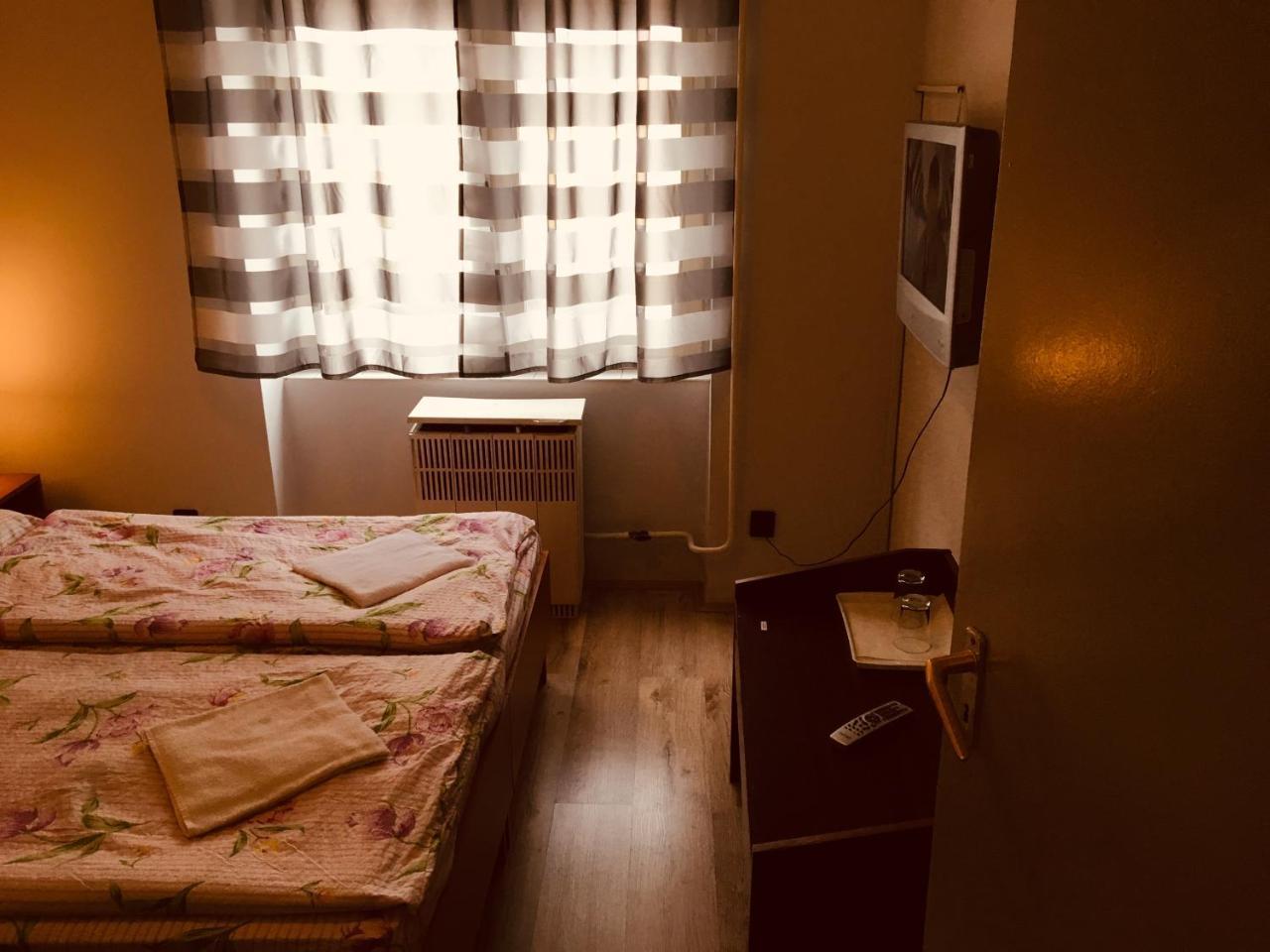 Stella Vendeghaz Hotell Debrecen Exteriör bild