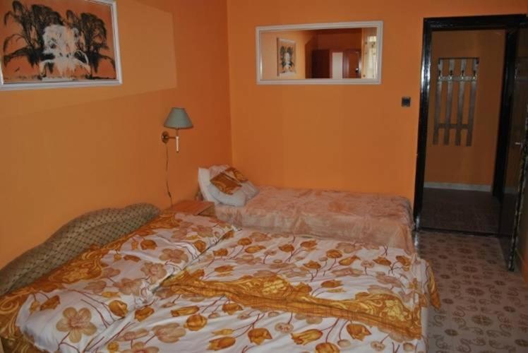 Stella Vendeghaz Hotell Debrecen Exteriör bild