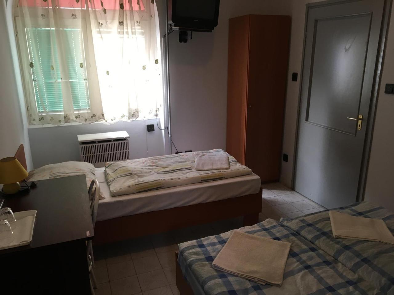 Stella Vendeghaz Hotell Debrecen Exteriör bild