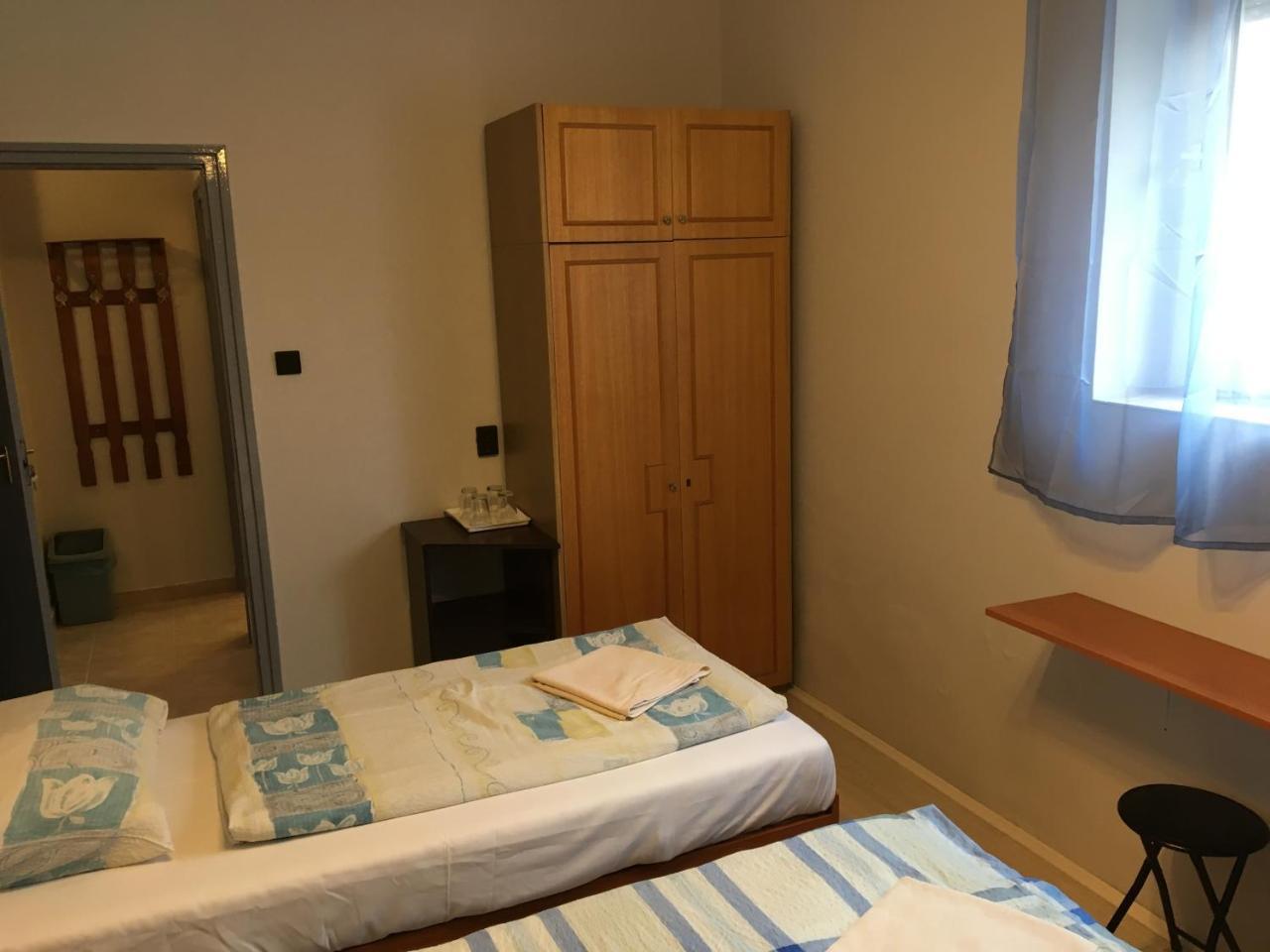 Stella Vendeghaz Hotell Debrecen Exteriör bild