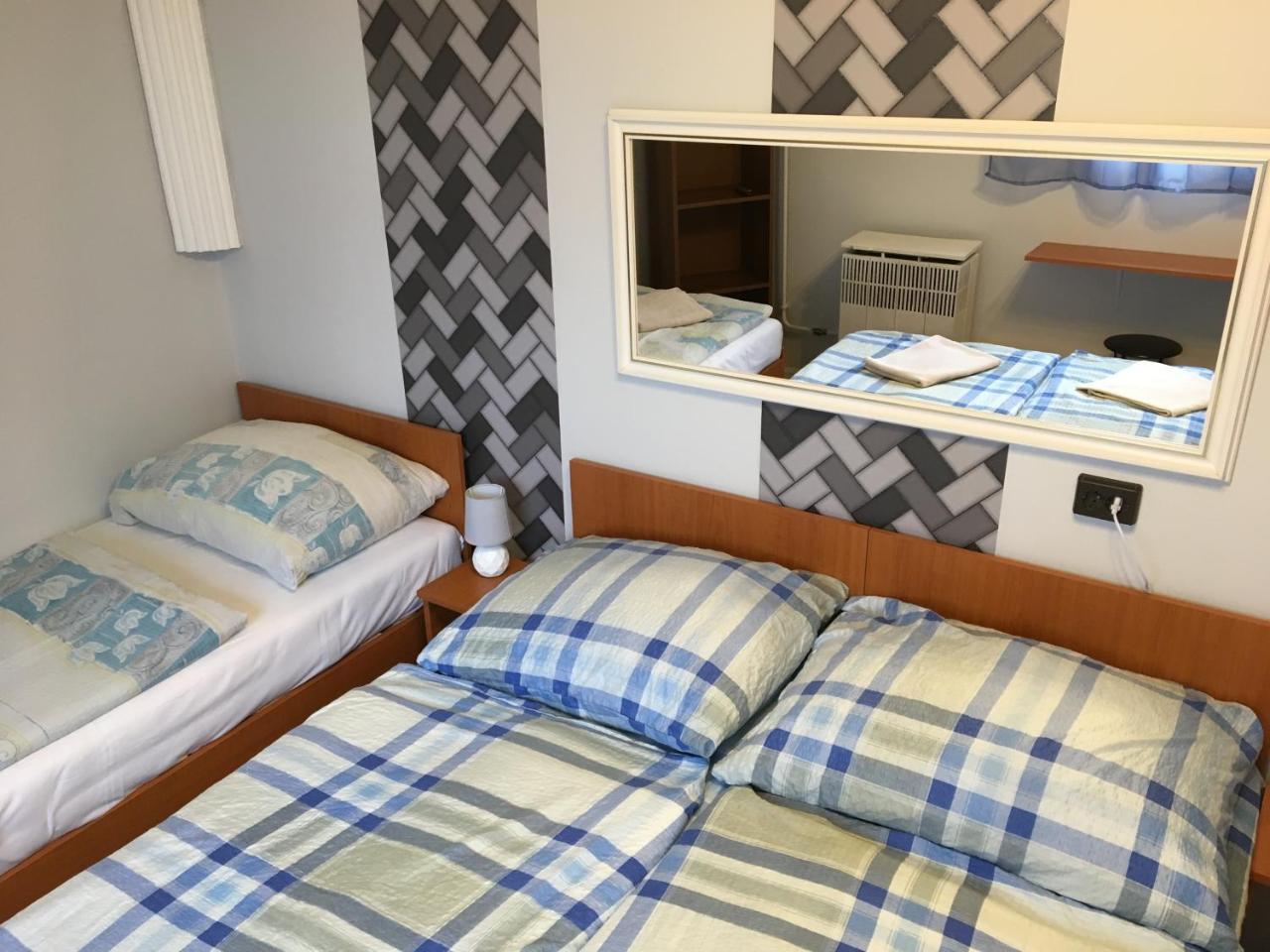 Stella Vendeghaz Hotell Debrecen Exteriör bild